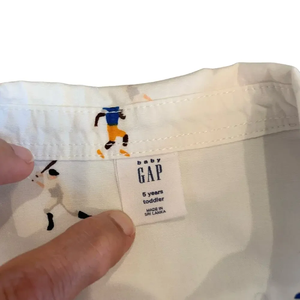 GAP White Long Sleeve Button Down Oxford Dress Shirt with sports players